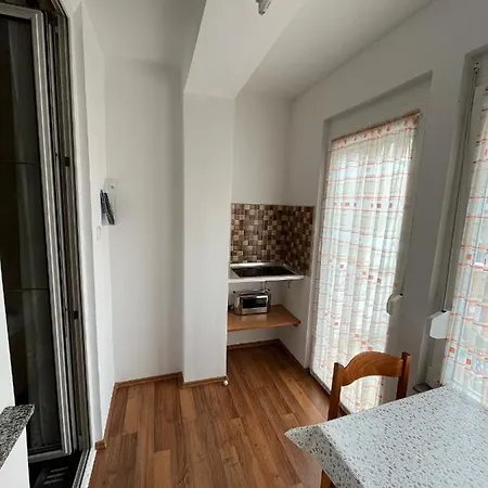 Karolin Guest house Buk