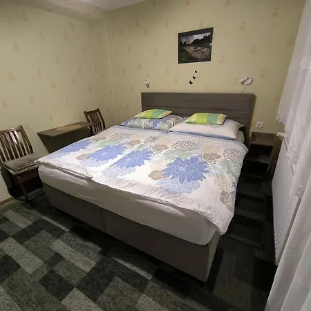 Karolin Πανσιόν Bük